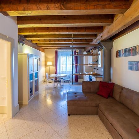 Youatmolino Canal View Apartment Венеция Екстериор снимка