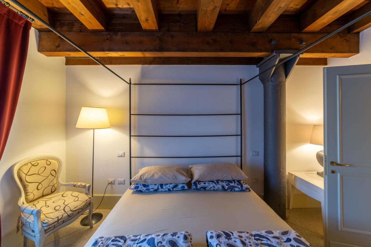 Youatmolino Canal View Apartment Венеция Екстериор снимка