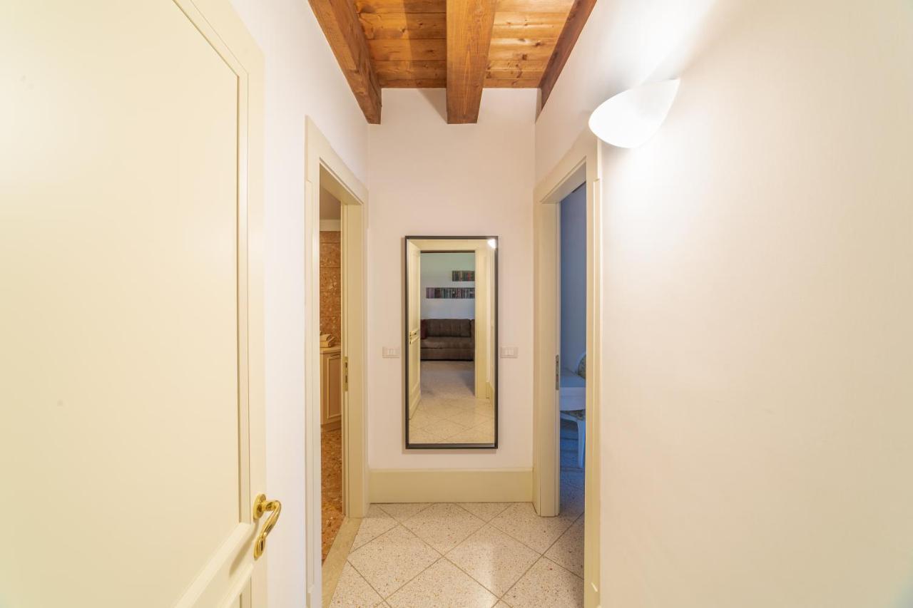 Youatmolino Canal View Apartment Венеция Екстериор снимка